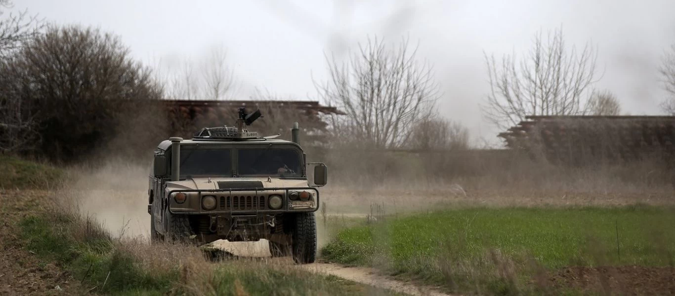 Αυτό είναι το ελληνικό Hummer που σαρώνει τα σύνορα στον Έβρο (βίντεο)